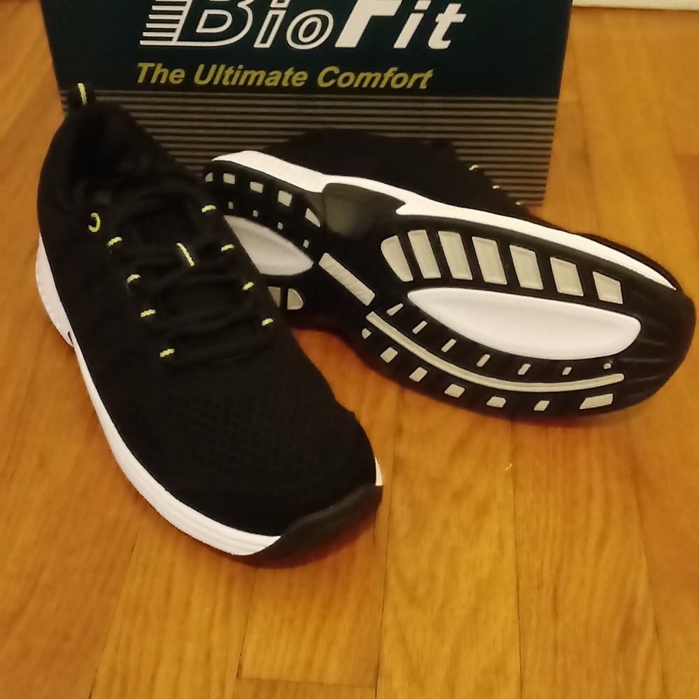 Biofit tennis shoes